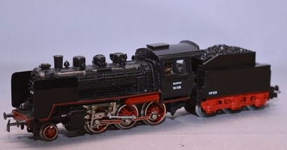 null MÄRKLIN 3003, locomotive 130, tender 3 axes, noire, 24058, tender FM809, 2 lampes...