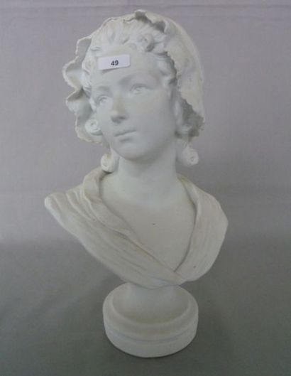 PARIS, vers 1900 Buste de jeune femme en biscuit de porcelaine dure, dans le goût...