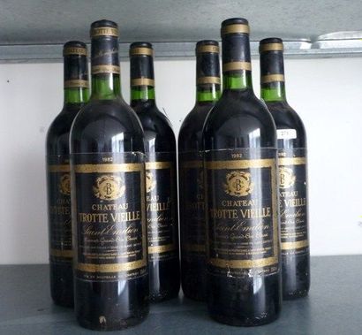 null BORDEAUX rouge, Saint-Emilion, 6 bouteilles "CHATEAU TROTTE VIEILLE 1982", Premier...