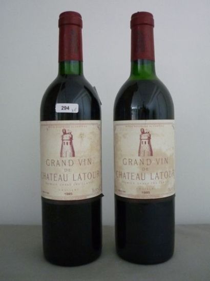 null BORDEAUX rouge, Pauillac, 2 bouteilles "CHATEAU LATOUR 1985", 1er Grand Cru...