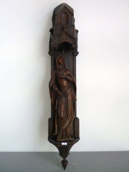null Vierge en bois sculpté, Néo-Gothique, ht 89 cm (un des pinacles est écorché...