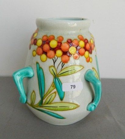 BOCH FRERES KERAMIS Vase à 4 anses en faïence craquelée, de forme ovoïde, décor floral...