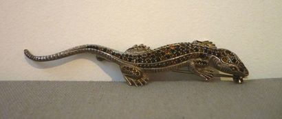 null Broche figurant une salamandre en argent sertie de pierres semi-précieuses,...