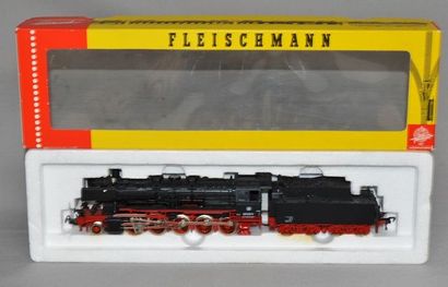 Fleischmann Réf. 4177, locomotive 150, tender 4 axes, noire modèle BR 51 de la DB...