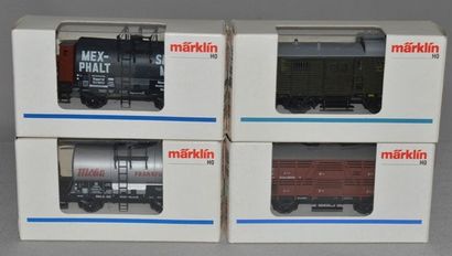 MARKLIN HO (4) wagons marchandises, 2 axes : 4699 - 4871 - 4878 - 4888 (MB), boîte...