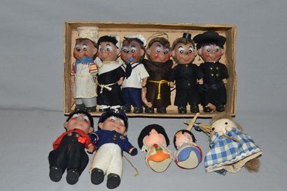 null Huit figurines à tête en celluloïd + trois petites poupées.