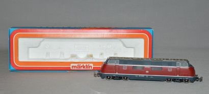 null MÄRKLIN 3021, loco diesel de la DB en rouge et gris, 220-034-4 DB, 3 feux à...
