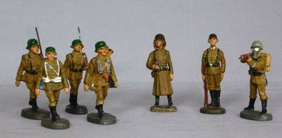 null ELASTOLIN, (7) soldats allemands, attitudes diverses (E).