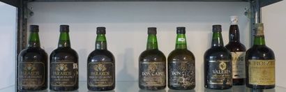 null VARIA de 8 bouteilles : Muscat de Valence (6), cognac Croizet et whisky Haig...