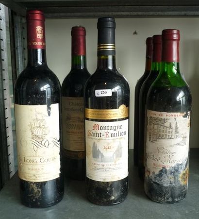 null BORDEAUX, rouge, 1985/2012, varia de 6 bouteilles [traces d'humidité, étiquettes...