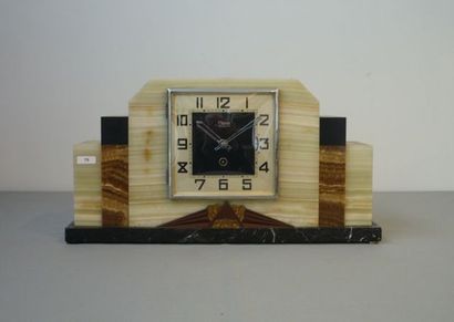 null Horloge de cheminée d'époque Art déco, vers 1930, marbres polychromes et onyx,...