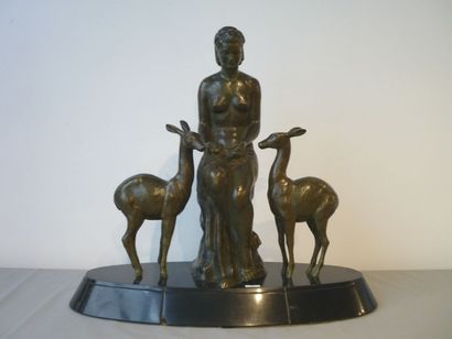 ROCHARD Irénée (1906-1984) "Jeune femme aux faons", circa 1930, groupe en bronze...