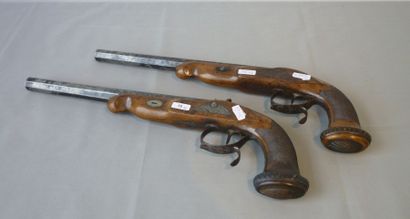 LIEGE Paire de pistolets à percussion d'époque Empire, début XIXe, acier et bois,...