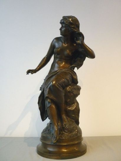 MOREAU MATHURIN (1822-1912) "Jeune femme assise", fin XIXe, important sujet en bronze...