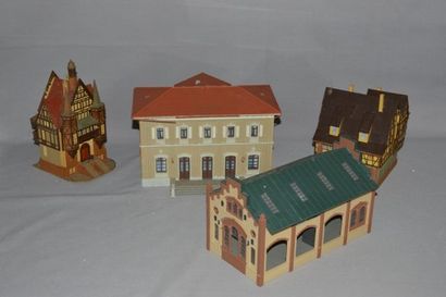 null Lot de bâtiments : petite gare - maison de maître, 2 maisons de village, entrepôt...