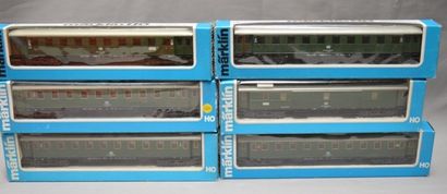 null MÄRKLIN, 6 voitures-voyageurs 4 axes vertes de la DB : 2x 4134 - 2x 4139 - 1x...