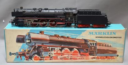 null MÄRKLIN 3048, locomotive à vapeur 231 noire, tender 4 axes, n° 01 097, 3 feux...