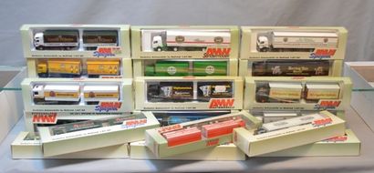 null Échelle 1/87e, 33 camions divers : AMW, 16 semi-remorques - HERPA, 17 camions...