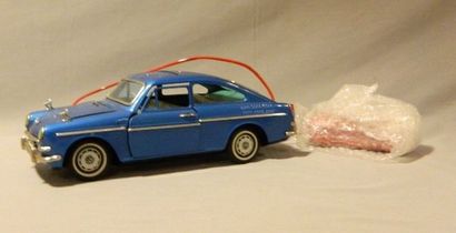 AUTOS "Y" Japan, Volkswagen 1600 TL, tôle bleue, téléguidée, l. 36 cm [quasi neuf...