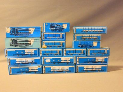 null MÄRKLIN, 17 wagons de marchandises divers [état neuf en boîtes bleues ] (MB...