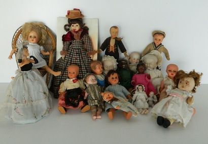 null Beau lot de poupées : 12 poupées tête en carton - 6 poupées tête en porcelaine...