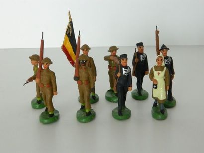 null SOLIDO, 9 soldats belges, attitudes diverses (G).