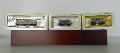 null TRIX 21230 (4), train der Konig Ludwig II comprenant : boîte 21320 avec vitrine...
