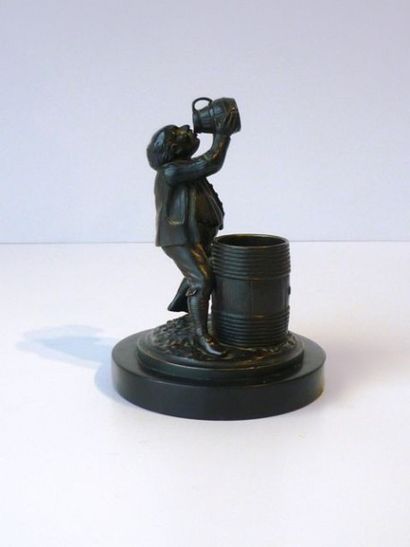 null ANONYME, "Le Buveur", XIXe, sujet en bronze patiné sur socle de marbre noir,...