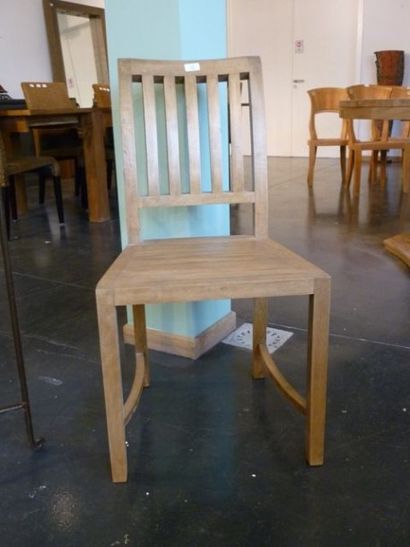 null Suite de quatre chaises Landes en pin ciré miel, h. 90 cm.