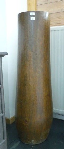 null Vase monumental Dung Dung en bois de palmier évidé, h. 122 cm env.