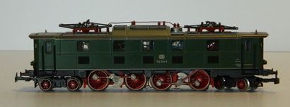 null MÄRKLIN 3366, motrice allemande 2BB2 verte, série BR E 52, années 1983-88 [boîte...