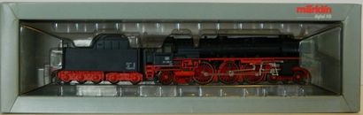 null MÄRKLIN 3690, locomotive 231 noire, type BR 011, série 011 056-9 de la DB, tender...