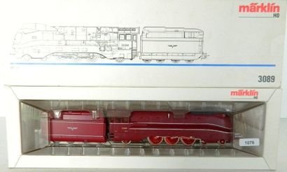 null MÄRKLIN 3089, locomotive 231 carénée rouge, tender à 4 axes [boîte à fenêtre]...