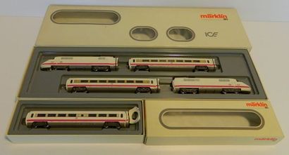 null MÄRKLIN 3371, ICE allemand blanc à ligne rouge [neuf, en coffret de 4 éléments]...