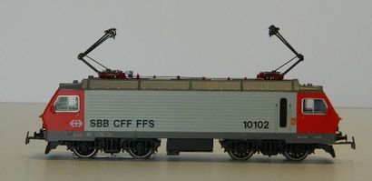 null MÄRKLIN 3323, motrice BB suisse grise et rouge, série 10102 des SBB-CFF [boîte...