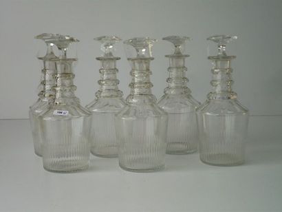 null Série de six carafons anciens en cristal français à décor taillé de godrons,...