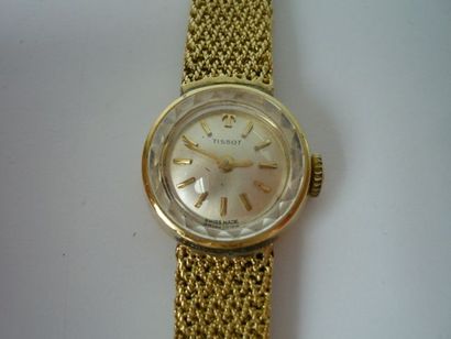 TISSOT, fabrication suisse Montre de dame en or jaune 18k agrémentée d'un bracelet...