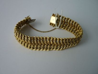 null Bracelet en or jaune 18k à deux larges rangs de mailles, +/- 44 g.
