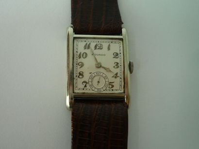 MOVADO Montre-bracelet d'homme à cadran rectangulaire, circa 1940, boîtier en métal...