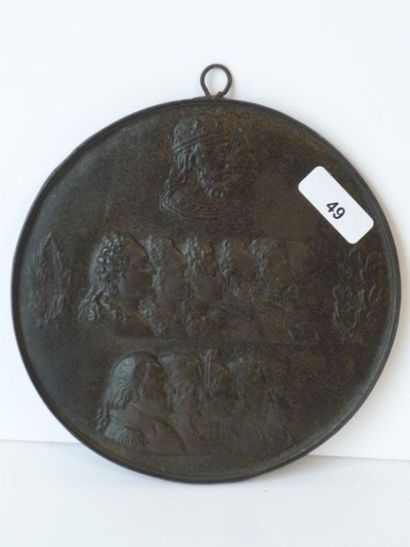 null Médaillon en bronze "Les Rois de France", d. 12 cm.