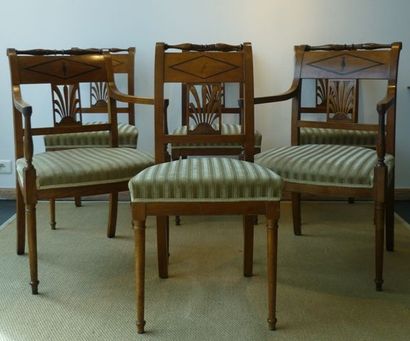 CHAPUIS (Bruxelles, 1765-1864) Suite de quatre chaises estampillées et de deux fauteuils...