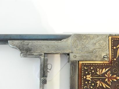 France Petit pistolet de poing, modèle "Le Merveilleux", XIXe, l. 12 cm.