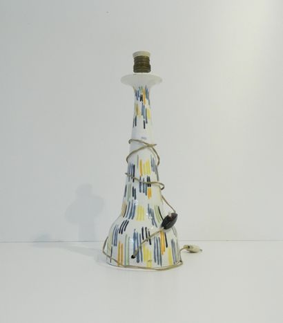 ITALIE Pied de lampe Vintage, années 1980, faïence à décor polychrome sur fond blanc,...