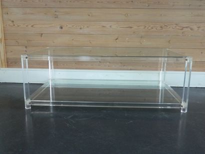 null Table basse rectangulaire, circa 1970, plexiglas et verre, 40x120x70 cm [usures...
