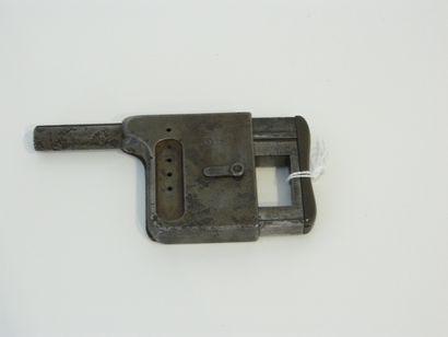 France Petit pistolet de poing, modèle "Gaulois", XIXe, marqué [Armes et Cycles -...