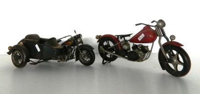 null Fabrication semi-artisanale en tôle (2) : un side-car, 28 cm - une moto rouge,...