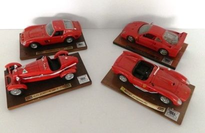 null BURAGO (4), 2 FERRARI, modèle spécial sur socle : 250 GTO (1962) - TESTA ROSSA...