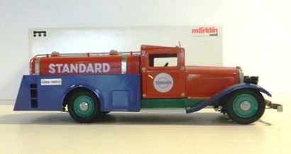 null MÄRKLIN, Metall standard 1993, camion-citerne (MB).