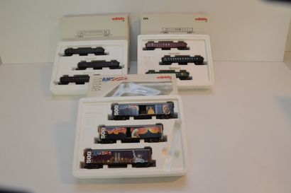 null MÄRKLIN, 3 sets de wagons américains comprenant 3 wagons : 4583, 47741 et 84564...