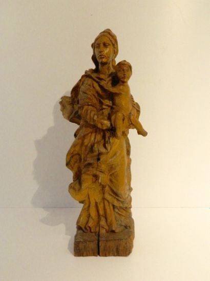 null "Vierge à l'Enfant", travail ancien de style Baroque, chêne sculpté, h. 63 cm...